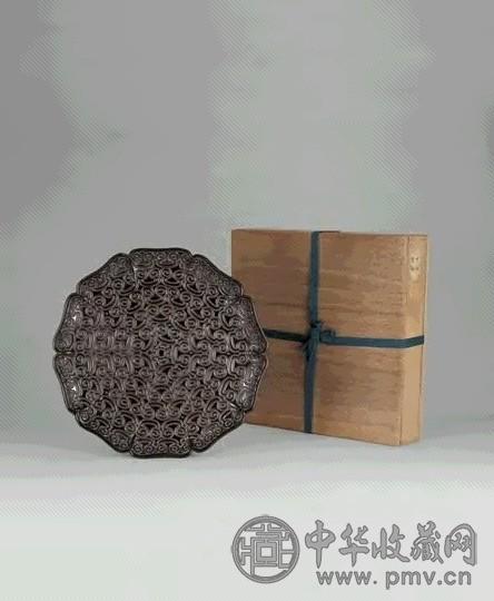 明早期 剔犀如意纹葵口大盘
