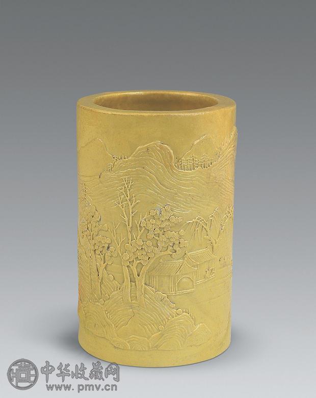 清中期 黄釉暗刻山水纹笔筒