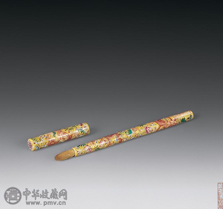 清 粉彩龙纹毛笔