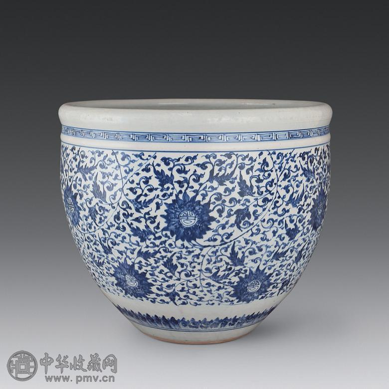 清雍正 青花缠枝莲纹大缸