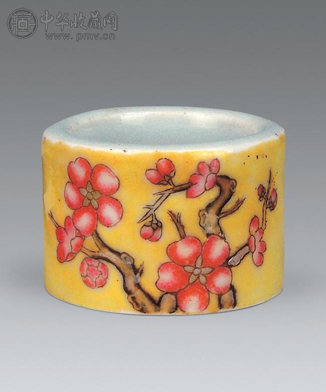 民国 黄地粉彩还会纹扳指