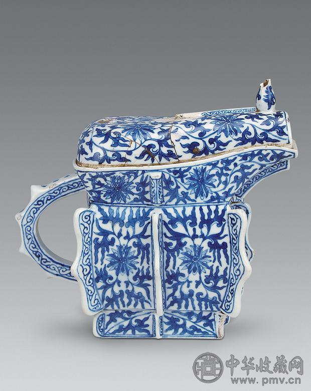 明 青花缠枝莲纹觥