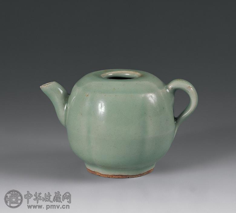 南宋 龙泉窑瓜形水注