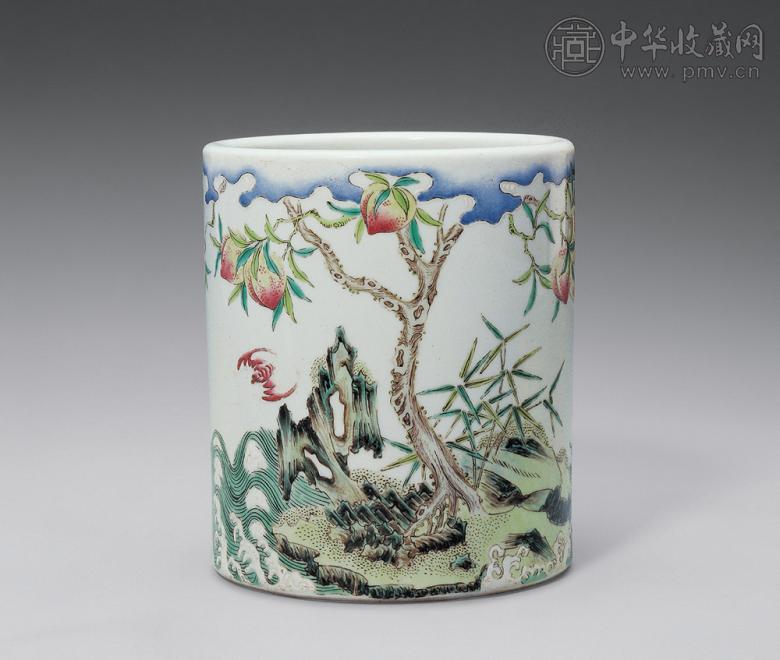 清宣统 粉彩寿山福海图笔筒