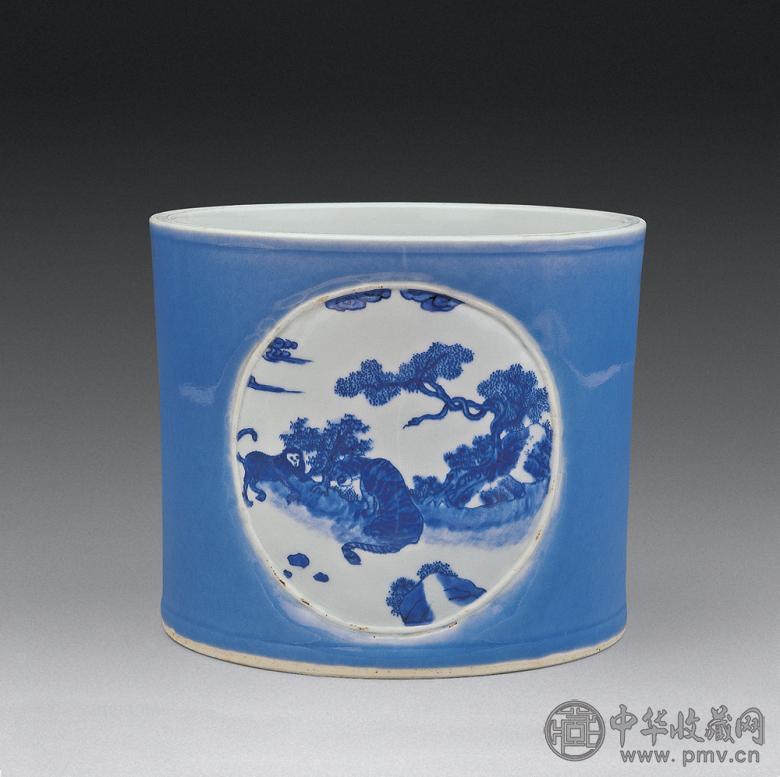 清 蓝地开光兽纹笔筒