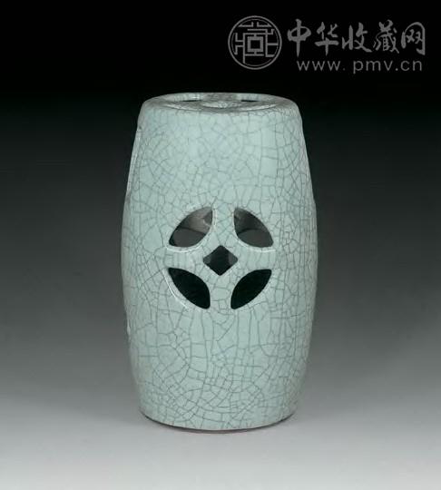 清雍正 仿哥釉镂空绣墩