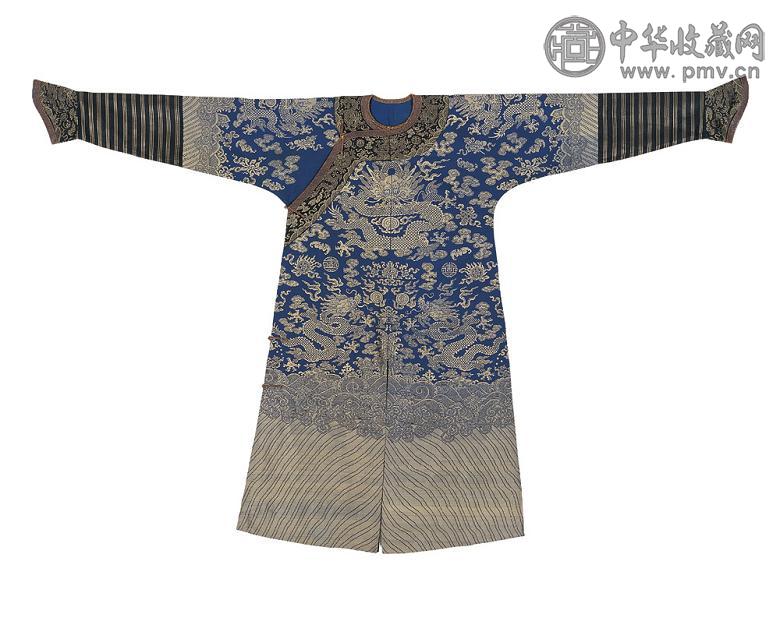 清晚期 蓝地织龙纹袍服