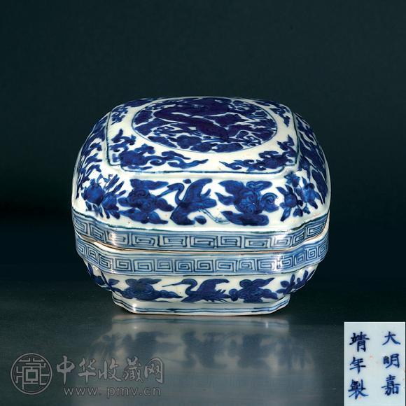 明嘉靖 青花凤鹤纹方形盖盒