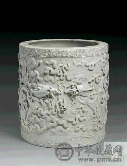 清同治 白瓷泥胎堆塑方龙纹笔筒 小残