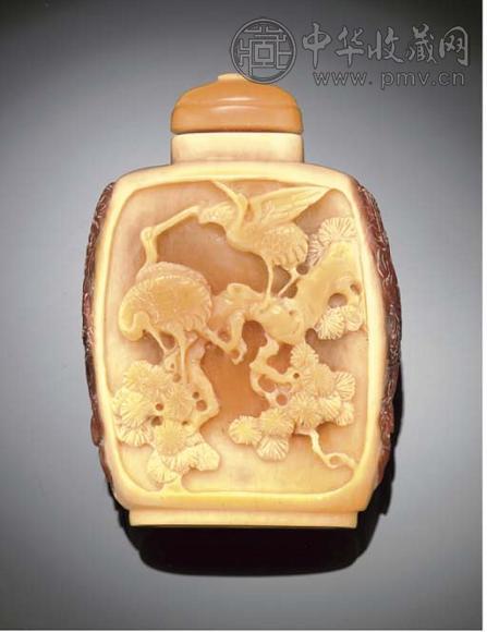 十九世纪套料鼻烟壶