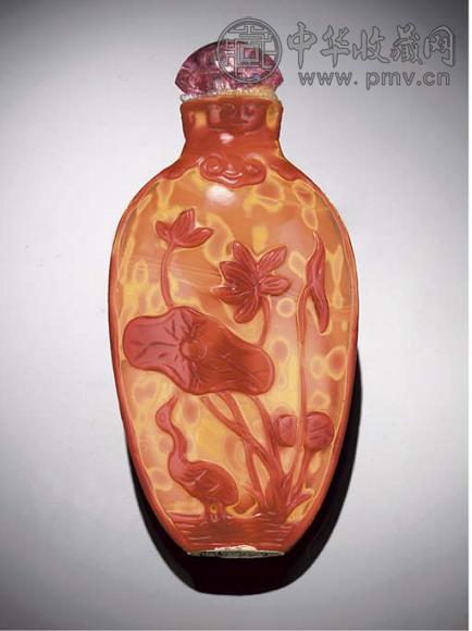 十八/十九世纪巧色雕鼻烟壶