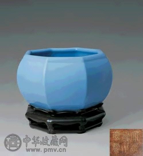 清雍正 天蓝釉八方缸