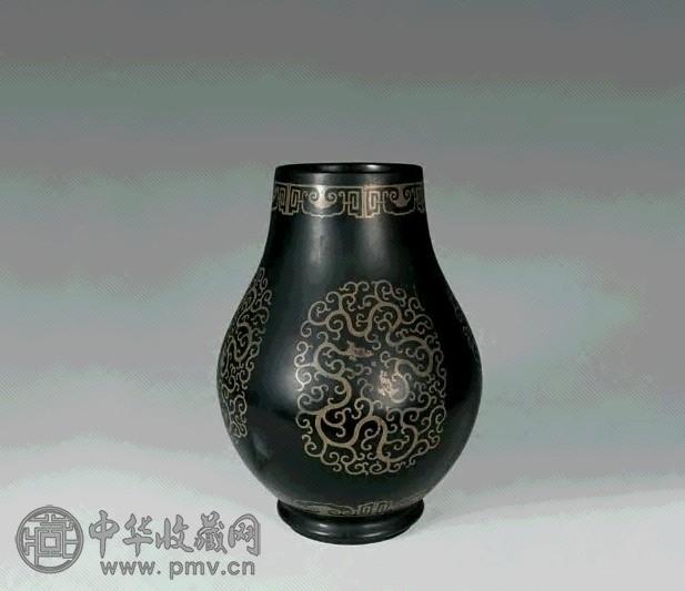 清乾隆 黑漆描金夔龙纹牛头尊