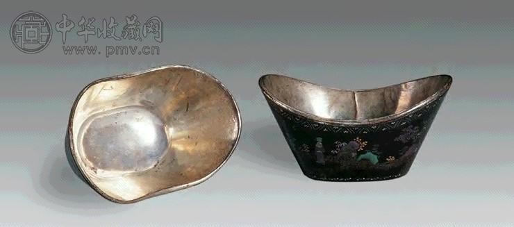 清初 黑漆嵌螺钿庭院人物图银锭形杯(1对)