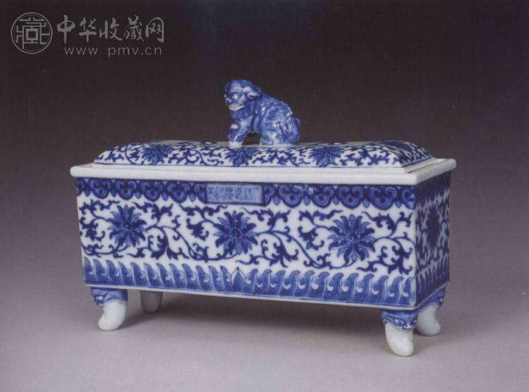 清嘉庆 青花缠枝花卉纹香薰