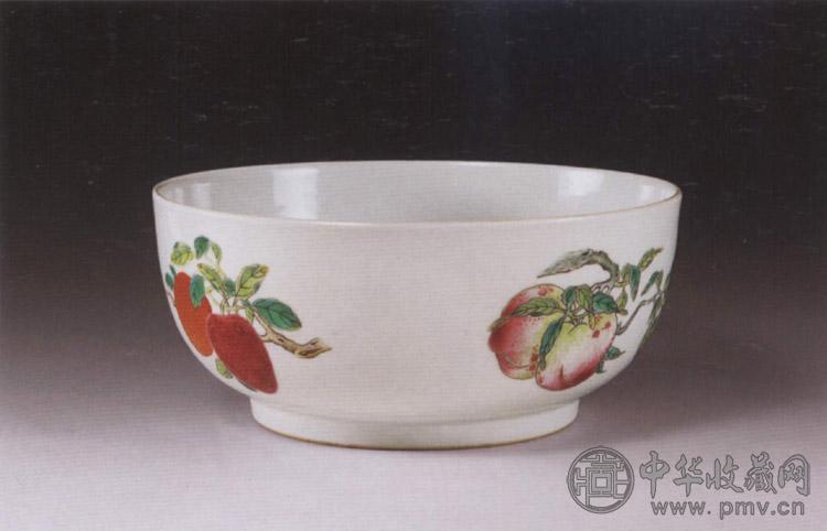 清乾隆 粉彩三多墩式碗