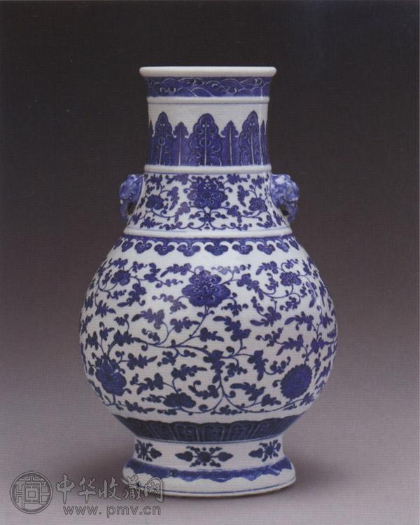 清乾隆 青花缠枝莲纹铺首尊